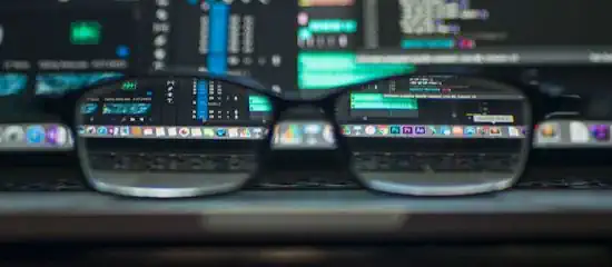 Bezpieczni w sieci: Jak chronić się przed romance scam